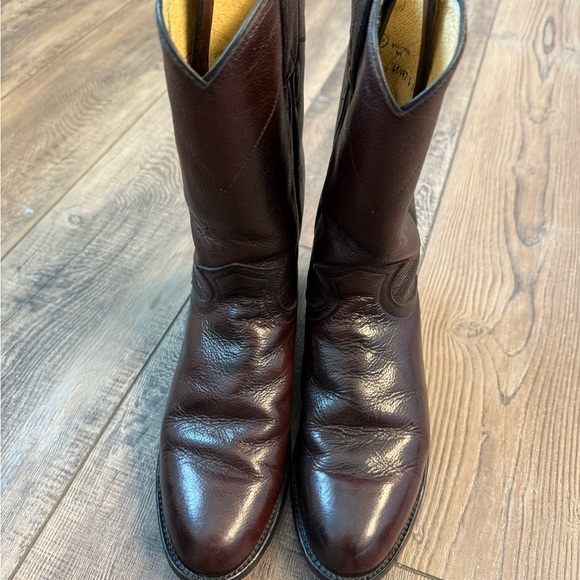 Brown Leather Cowboy Boots with Rounded Toe - Picture 2 of 4